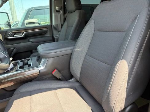 Used 2024 Chevrolet Silverado 2500 LT w/ Texas Edition AWD/4WD image 5