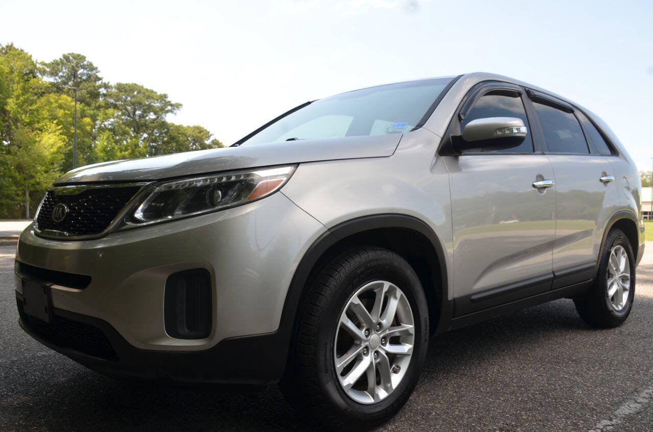 Used 2014 Kia Sorento LX FWD image 2