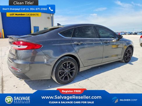 Used 2019 Ford Fusion SE w/ Equipment Group 151A FWD image 4