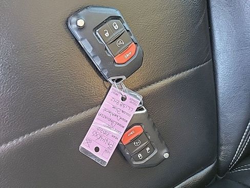 Used 2020 Jeep Gladiator Overland image 21