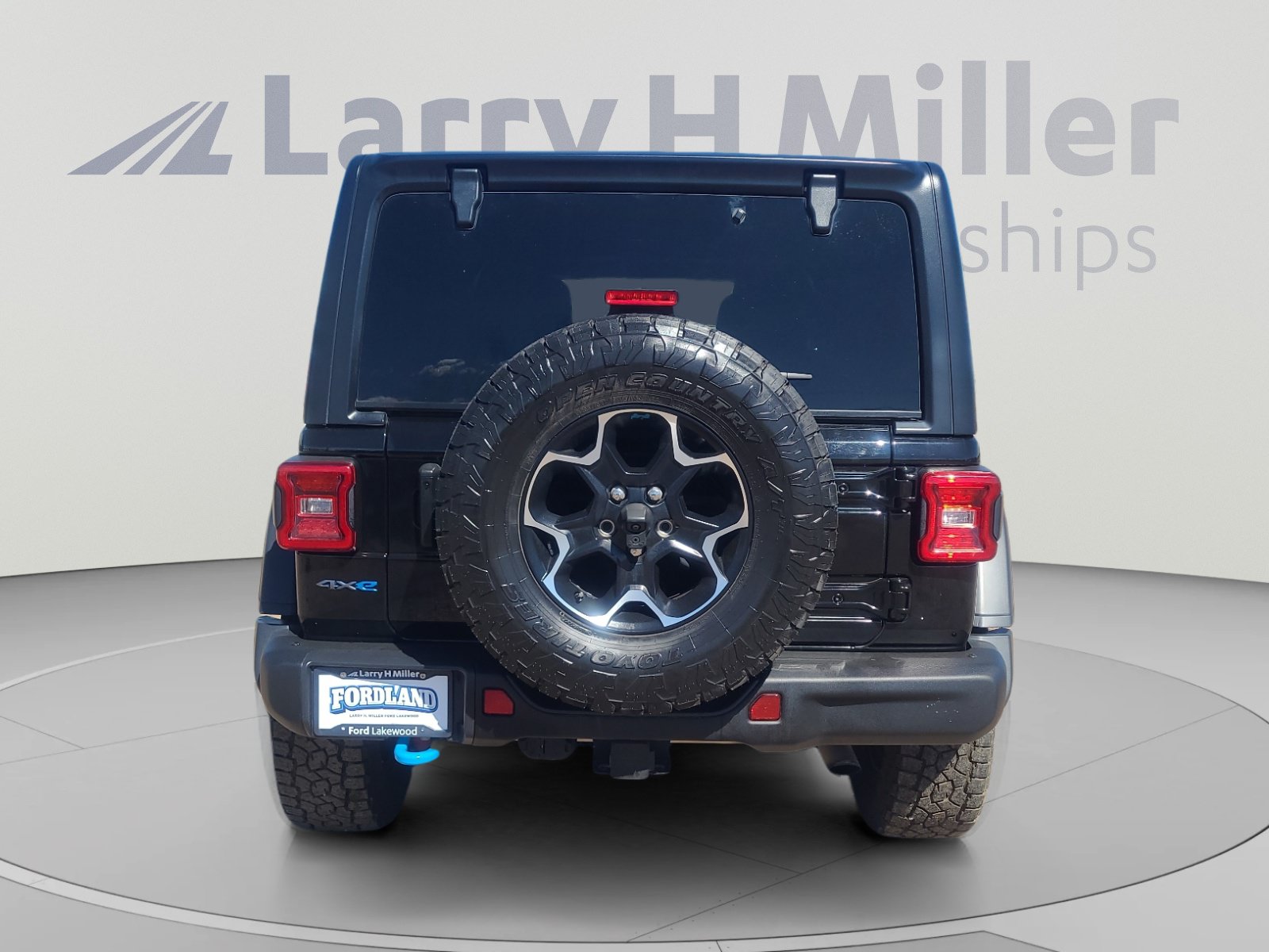 Used 2023 Jeep Wrangler Unlimited Rubicon 4xe w/ Steel Bumper Group AWD/4WD image 4
