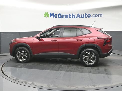 Used 2025 Chevrolet Trax LT w/ LT Convenience Package FWD image 23