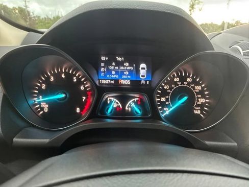 Used 2019 Ford Escape Titanium w/ U9j03 - Titanium Tow Package AWD/4WD image 29