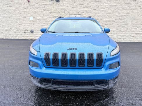 Used 2018 Jeep Cherokee Latitude w/ Altitude Package FWD image 8