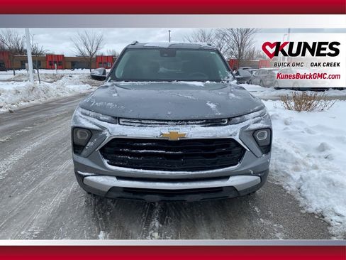 Used 2025 Chevrolet TrailBlazer LT image 3