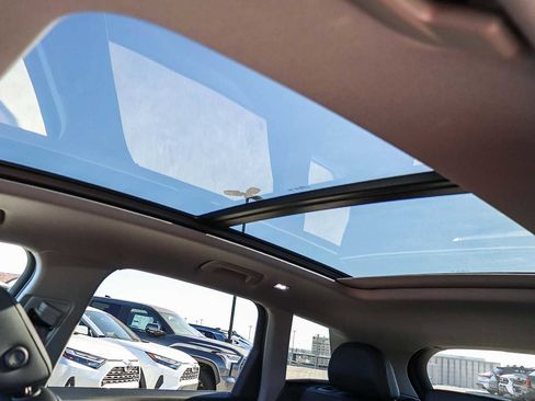 Used 2025 Audi Q6 e-tron Premium w/ Convenience Package image 33