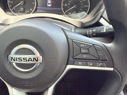 Used 2020 Nissan Altima 2.5 S FWD image 32