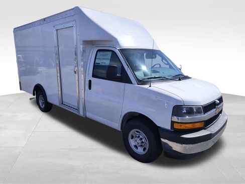 New 2026 Chevrolet Express 3500 w/ Power Convenience Package RWD image 9