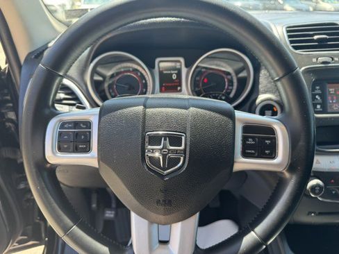 Used 2019 Dodge Journey SE w/ Connectivity Group FWD image 14