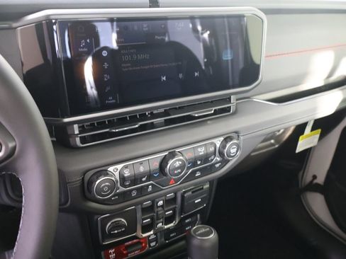 New 2026 Jeep Gladiator Rubicon AWD/4WD image 18