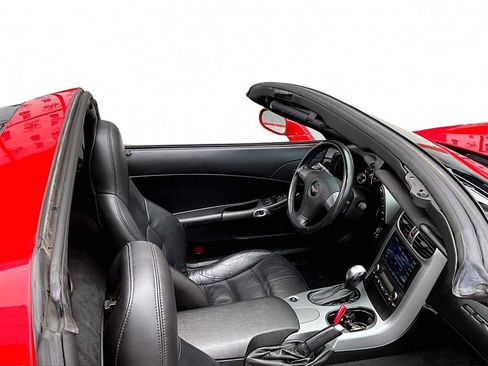 Used 2006 Chevrolet Corvette Coupe w/ Roof Package image 23