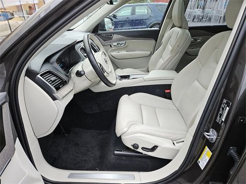 Certified 2024 Volvo XC90 T8 Ultimate w/ Protection Package Premier image 13