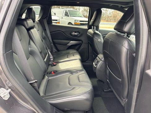 Used 2021 Jeep Cherokee Latitude Lux 80th Anniv w/ Quick Order Package 26U 80TH image 23