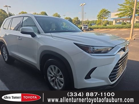 Used 2025 Toyota Grand Highlander FWD image 1