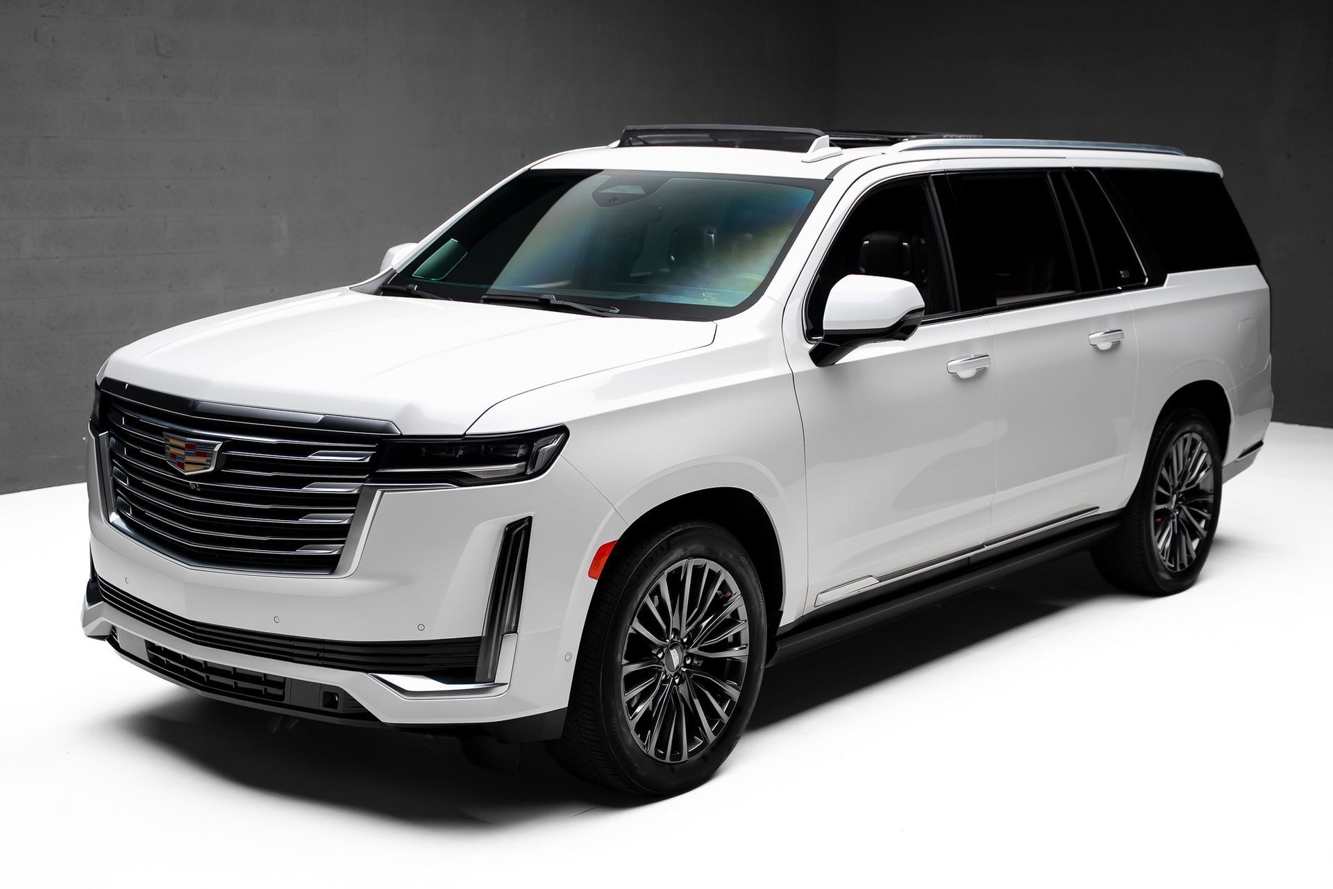 Used 2022 Cadillac Escalade ESV Premium Luxury Platinum w/ LPO, Floor Liner Package AWD/4WD image 5