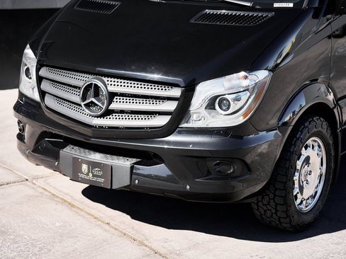 Used 2017 Mercedes-Benz Sprinter 3500 image 6