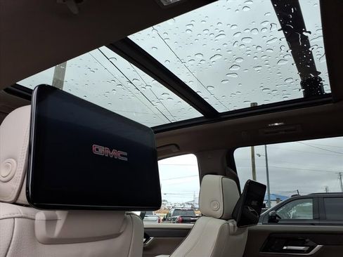 Used 2026 GMC Yukon XL Denali w/ Denali Reserve Package image 15
