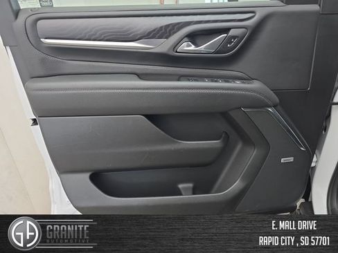 Used 2024 GMC Yukon XL Denali AWD/4WD image 10