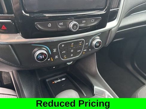 Used 2022 Chevrolet Traverse LT w/ Midnight/Sport Edition image 23