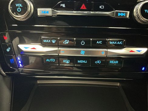 Used 2022 Ford Explorer ST w/ Equipment Group 401A AWD/4WD image 18