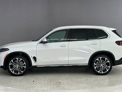 Used 2026 BMW X5 sDrive40i w/ Parking Assistance Package RWD image 2
