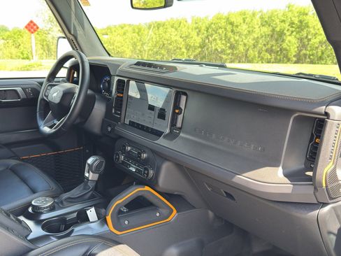 Used 2024 Ford Bronco Badlands AWD/4WD image 28