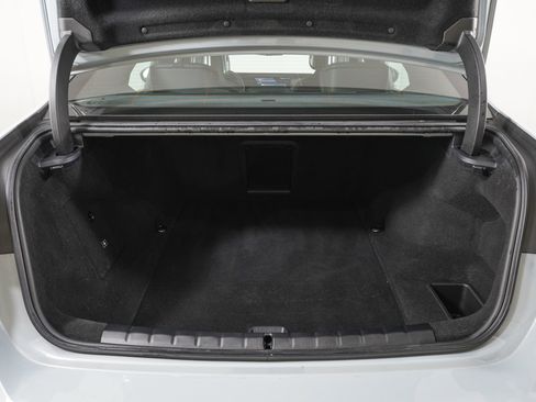 Used 2023 BMW i7 xDrive60 AWD/4WD image 12