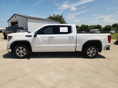 Used 2024 GMC Sierra 1500 SLT RWD image 4