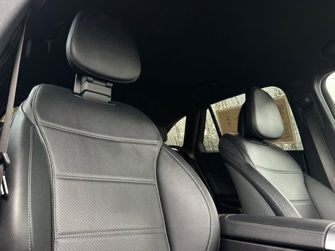 Certified 2023 Mercedes-Benz GLC 300 image 9