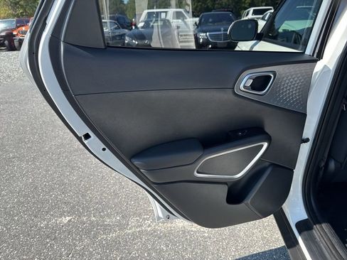 Used 2024 Kia Soul LX w/ Option Group 015 image 23