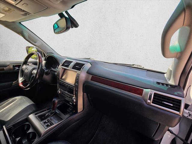 Used 2015 Lexus GX 460 w/ Premium Package AWD/4WD image 24