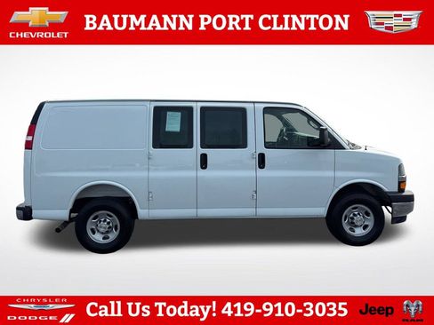 Used 2025 Chevrolet Express 2500 w/ Driver Convenience Package RWD image 6