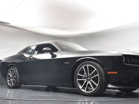 Used 2023 Dodge Challenger R/T w/ Plus Package image 27