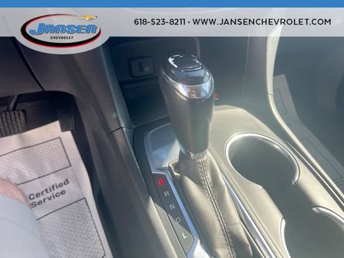 Used 2018 Chevrolet Equinox LT FWD image 15