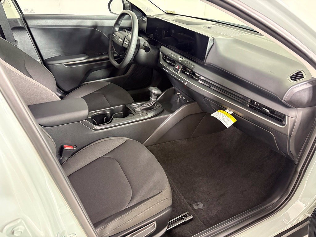 New 2026 Kia K4 FWD image 17