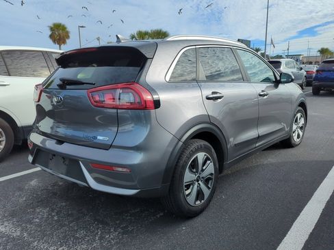 Used 2018 Kia Niro LX image 9