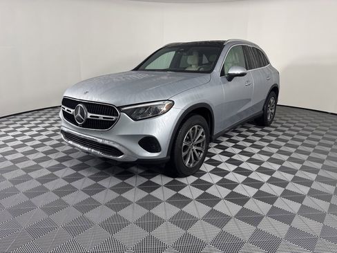 Certified 2025 Mercedes-Benz GLC 300 4MATIC image 9