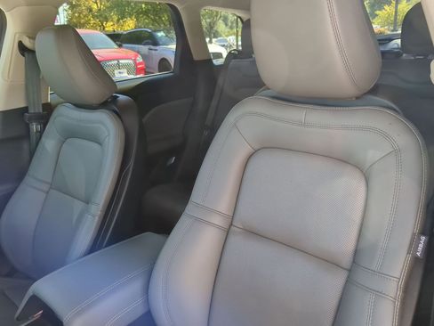 Used 2025 Lincoln Corsair Reserve image 10