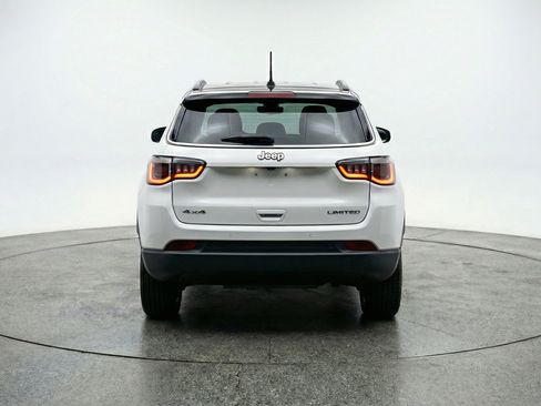 Used 2025 Jeep Compass Latitude image 7