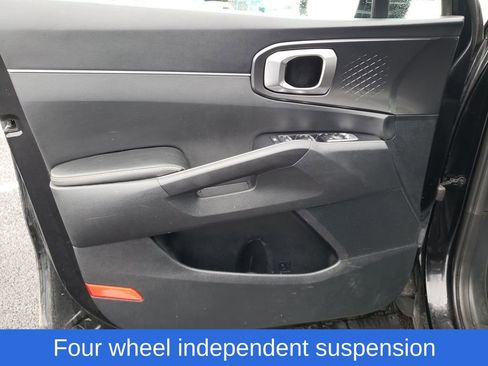 Used 2024 Kia Sorento LX image 16