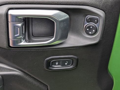 Used 2025 Jeep Wrangler Sport AWD/4WD image 21