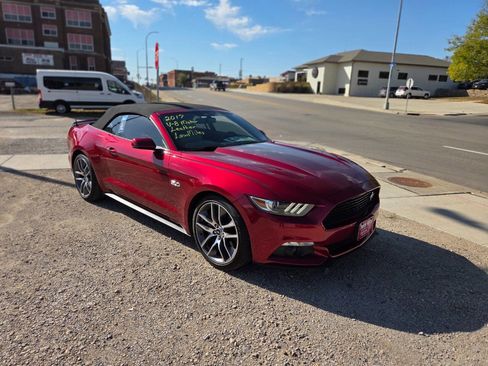 Used 2017 Ford Mustang GT Premium image 6