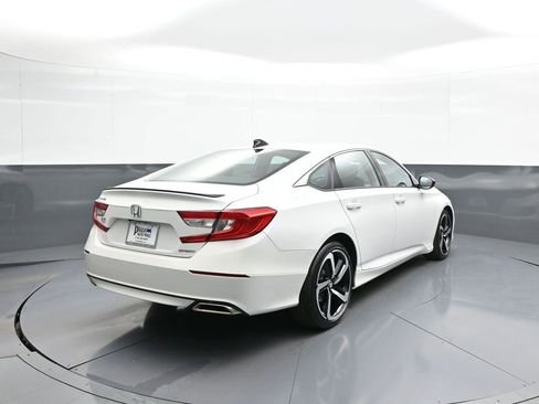 Used 2022 Honda Accord Sport image 6