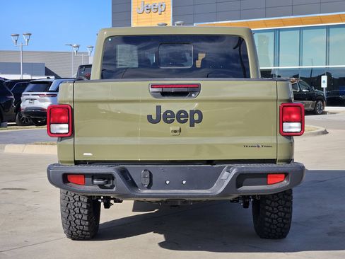 New 2026 Jeep Gladiator Sport AWD/4WD image 8