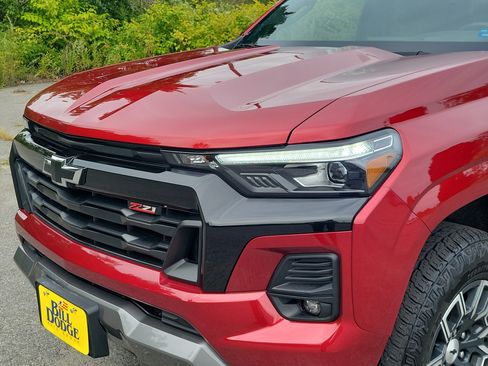 Used 2023 Chevrolet Colorado Z71 w/ Z71 Convenience Package 2 AWD/4WD image 9