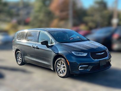 Certified 2024 Chrysler Pacifica Touring-L