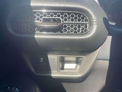 Certified 2024 Honda HR-V LX image 17