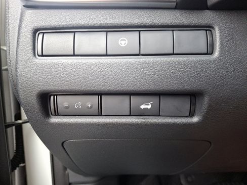 Certified 2023 Nissan Rogue SV w/ SV Premium Package image 25