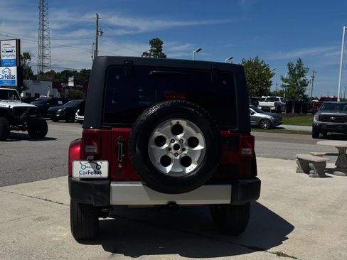 Used 2013 Jeep Wrangler Unlimited Sahara w/ Connectivity Group AWD/4WD image 3