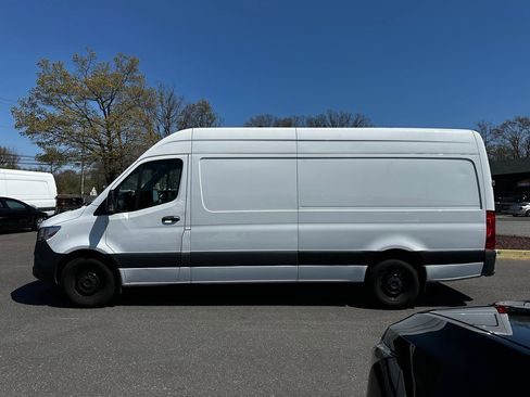 Used 2023 Mercedes-Benz Sprinter 1500 image 8